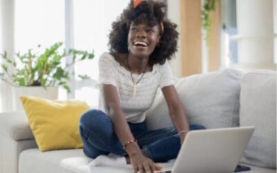 Pourquoi les cheveux crépus sont secs ?(et comment les hydrater durablement)